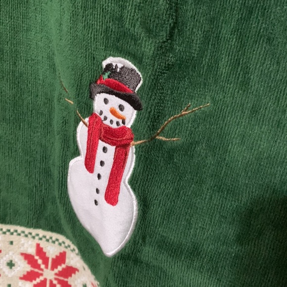 ST. NICHOLAS SQUARE- One Snowman/Poinsettia Hand towel & One Towel ☃️ - Picture 6 of 7